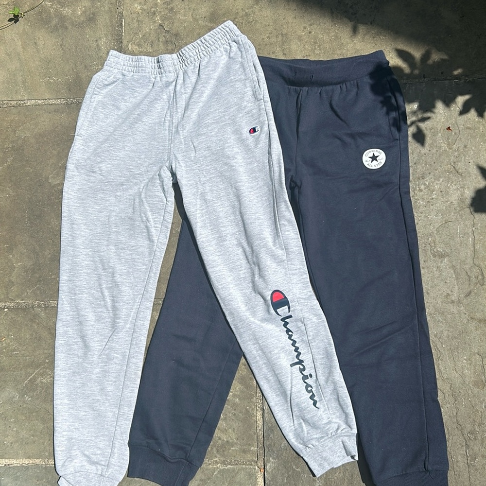 2 pairs of sweatpants (1x converse,1x champion)